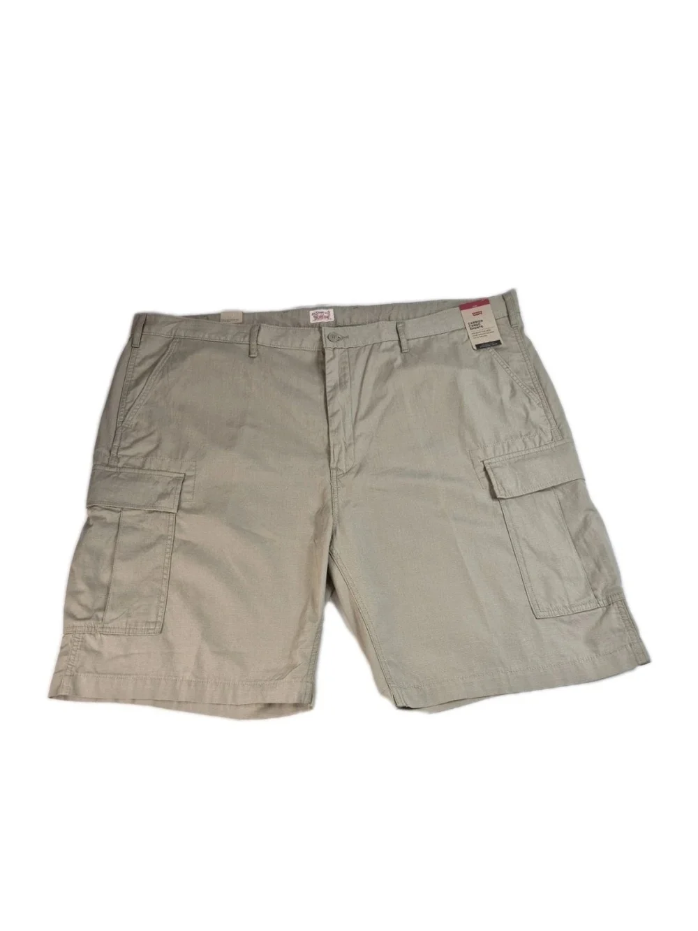 Levi’s Mens Shorts  Size 50 Carrier Cargo Shorts Khaki Knee Length Cotton NWT 40